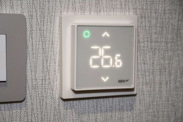 Терморегулятор DEVIreg Smart Wi-Fi слонова кістка (140F1142) 140F1142 фото